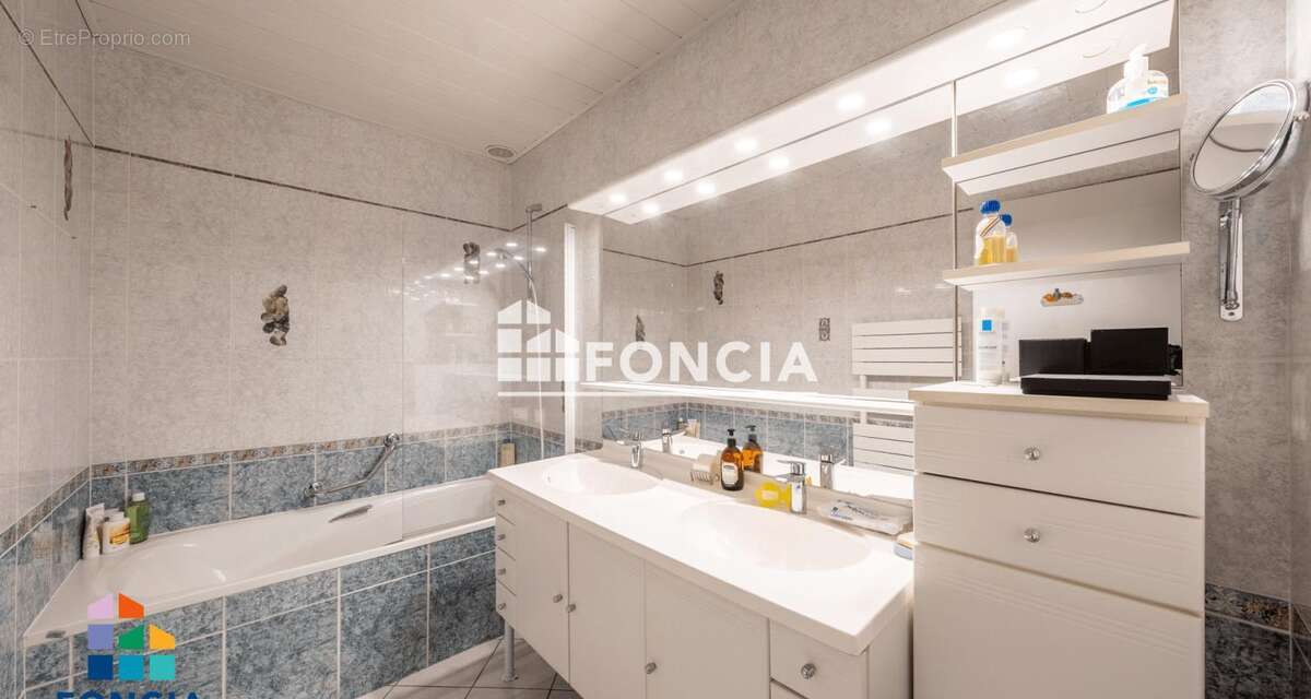 Maison à LE HAILLAN