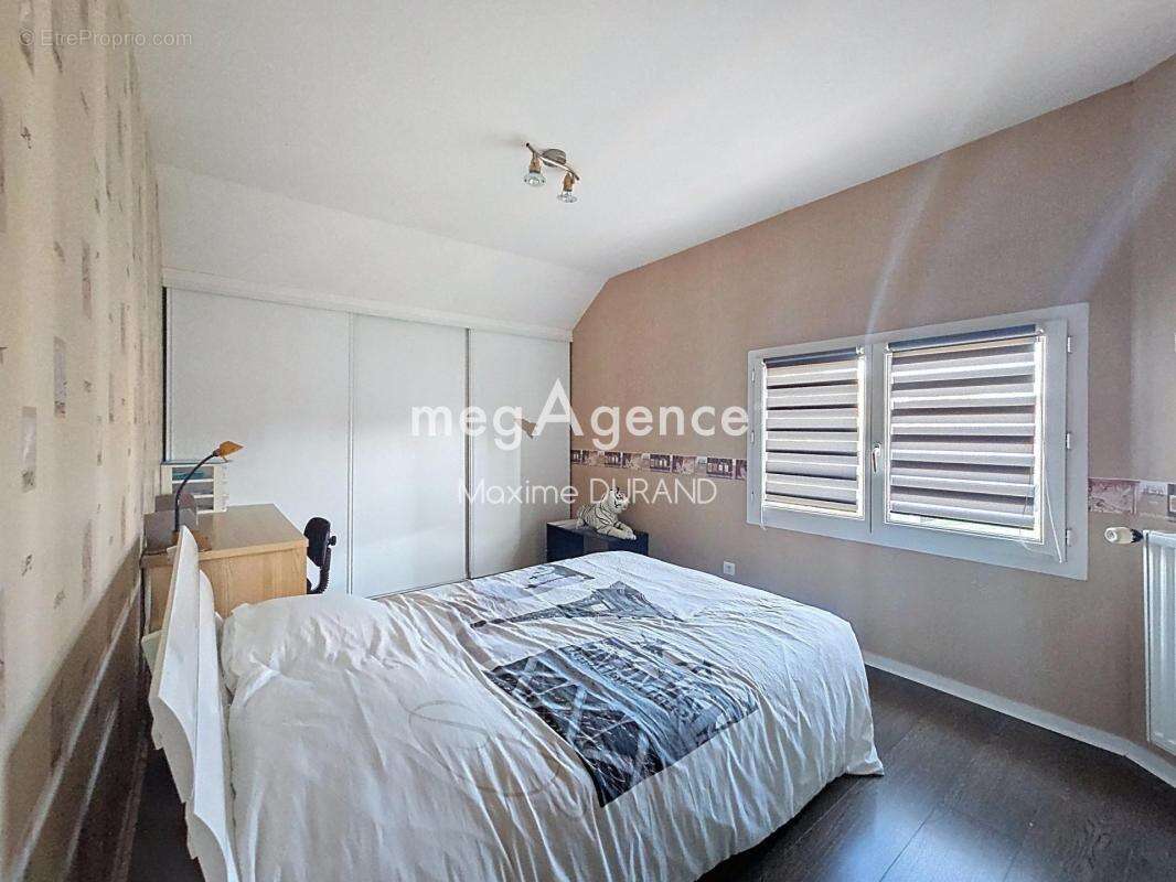 Maison familiale avec vaste pièce de vie et suite parentale de plain-pied à Cholet - photo 9