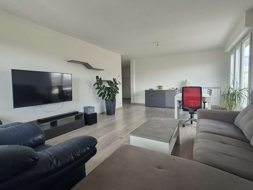 Séjour lumineux - Appartement à GRENOBLE
