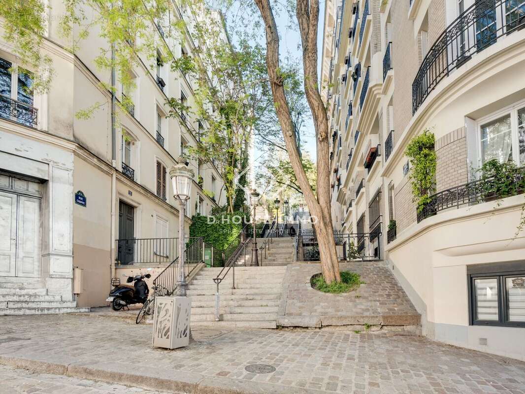 Appartement à PARIS-18E