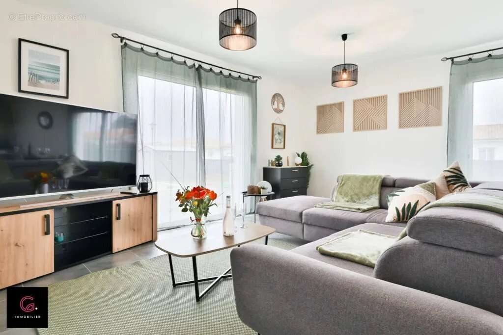 Maison à PARENTIS-EN-BORN