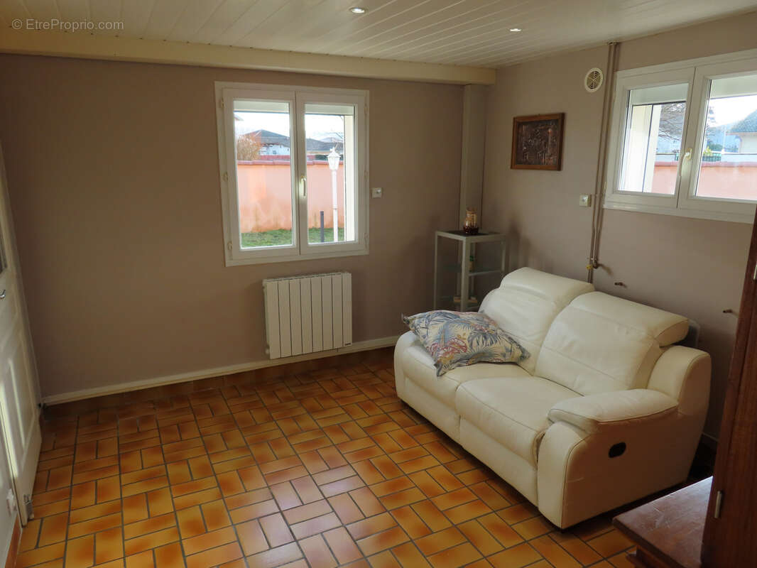 Maison à SAINT-ROMAIN-DE-JALIONAS