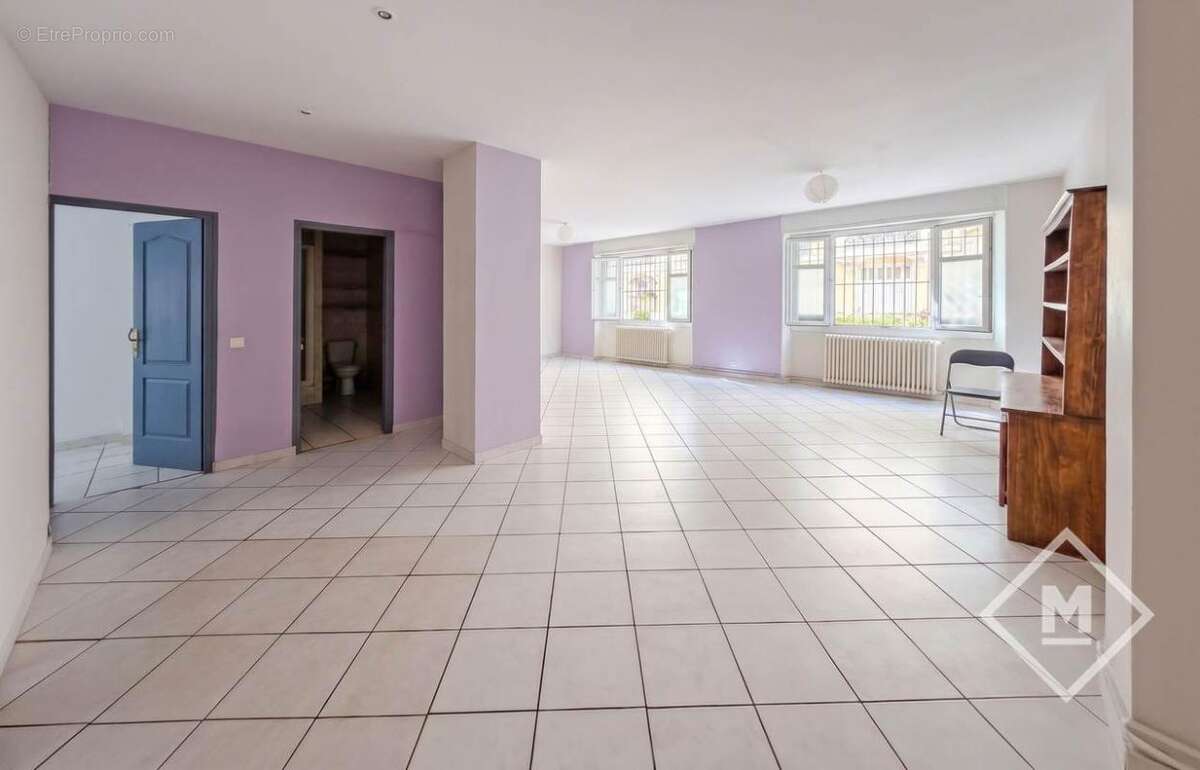Appartement à MARSEILLE-5E