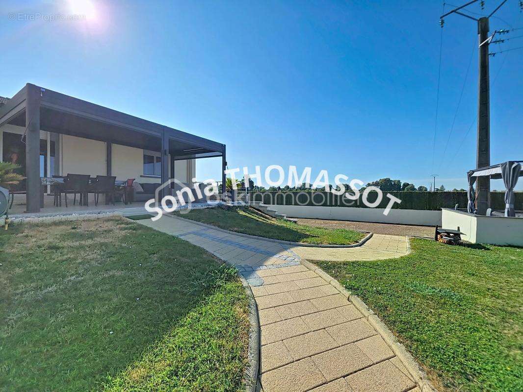 Maison sur sous-sol avec piscine – terrain clos - photo 18