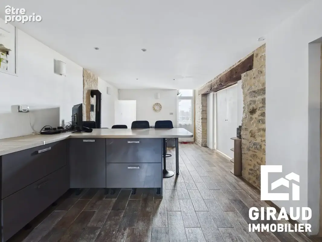 Maison 11 pièces 280 m² à vendre à Saint-Martin-Des-Fontaines (85570) - photo 5