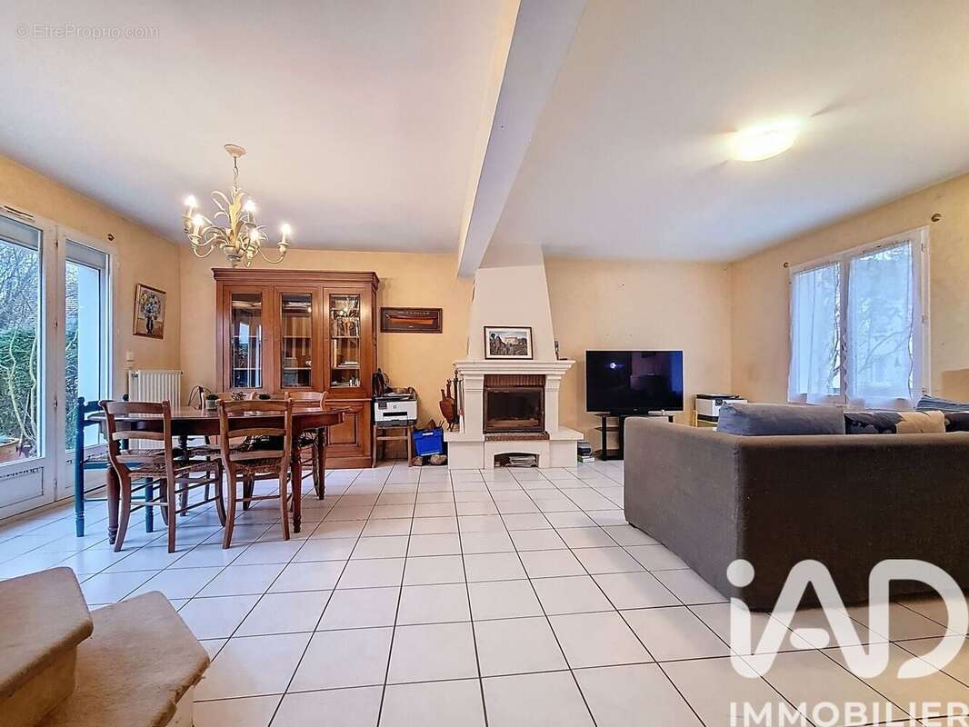 Photo 2 - Maison à CHEVRY-COSSIGNY