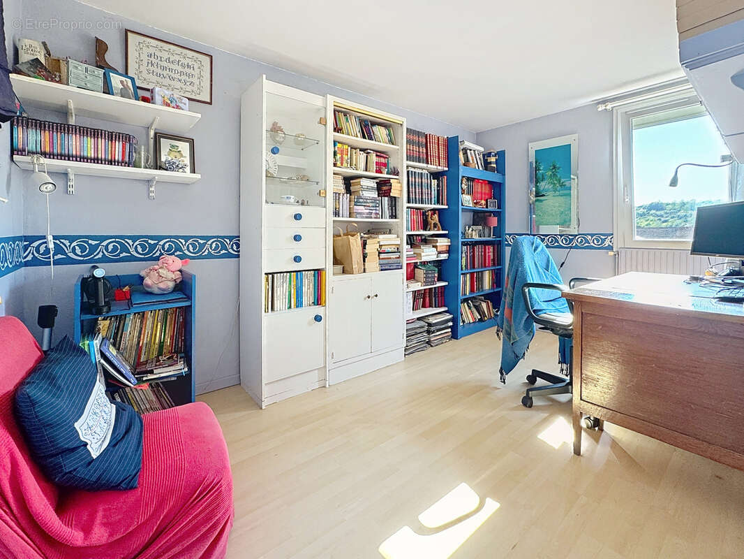 Maison à SAINT-GENIS-LAVAL