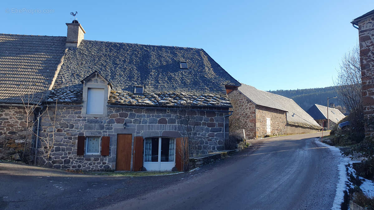 Maison à ALBEPIERRE-BREDONS