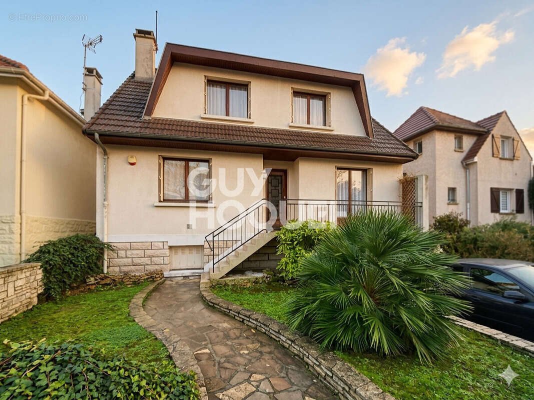 Maison à LE BLANC-MESNIL
