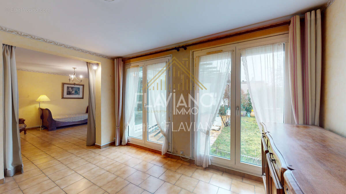 Appartement à SAINT-MICHEL-SUR-ORGE