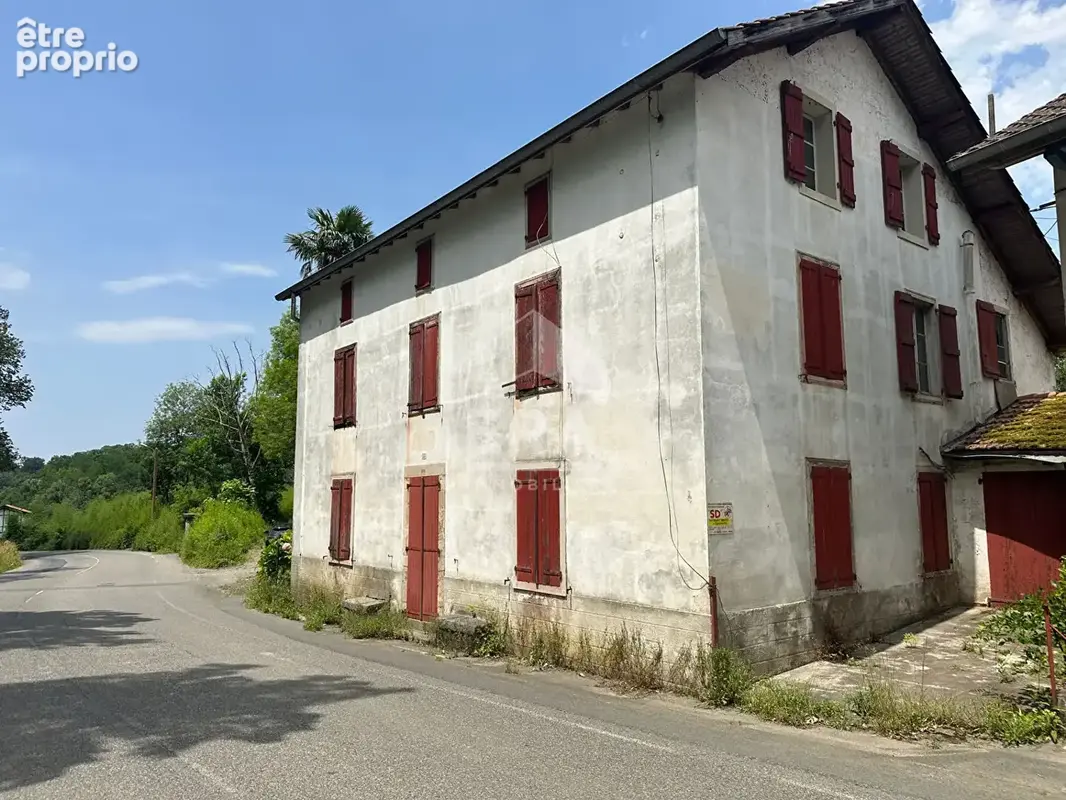 Cambo-Les-Bains - Immeuble à Vendre -  idéal investisseur - photo 2