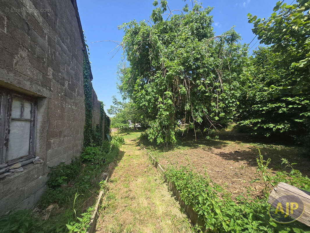 CRUGUEL Maison en pierre - photo 8