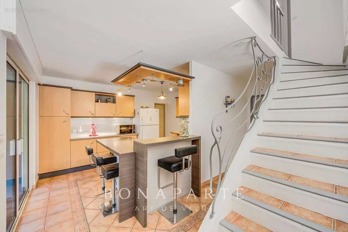 Véritable mas provençal au cœur d'une propriété de plus de 8000m² - photo 8