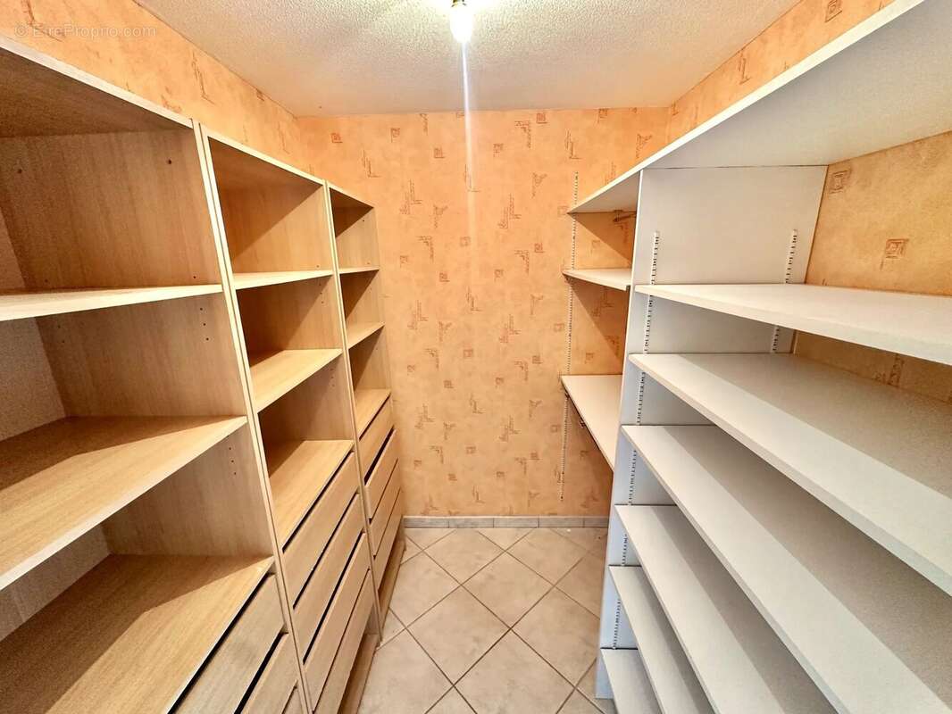 T4 lumineux de 87 m² avec balcon, ascenseur et garage en option – Secteur Gare - photo 12