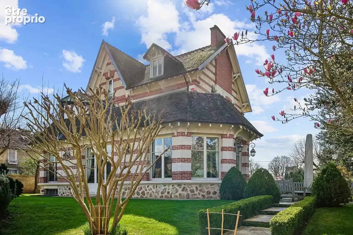 Le vesinet sud - magnifique propriete de 308 m² -  6 chambres - terrain 1541 m²  - piscine - dependance amenagee 18 m² - - photo 18