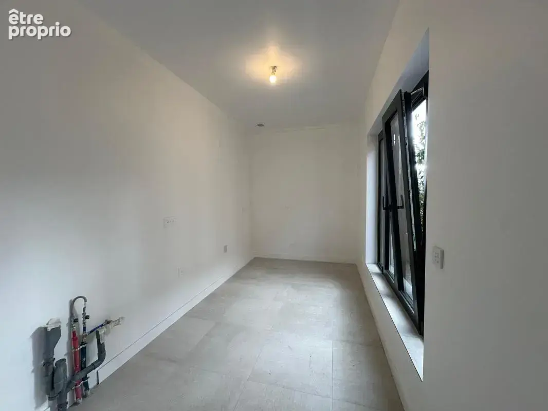 Saint-Ouen – Spacieux T4 familial rénové avec prestations premiums - photo 4