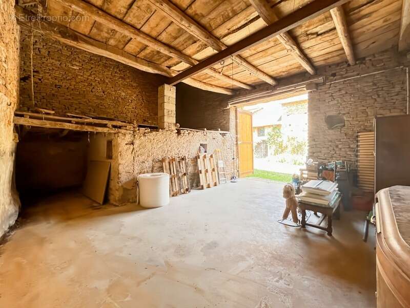 Maison à SAINT-YTHAIRE