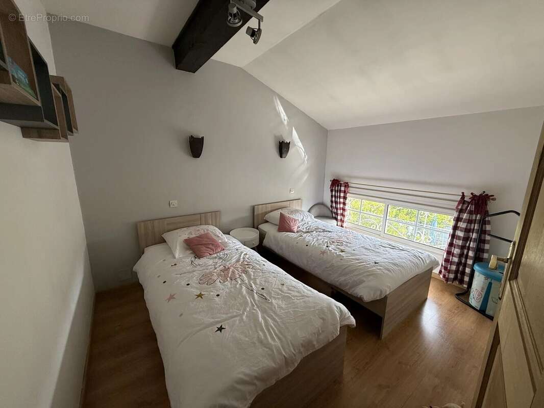 Maison à MONTELIMAR