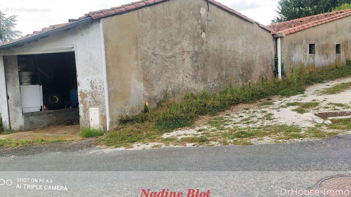 Maison à MOUZILLON