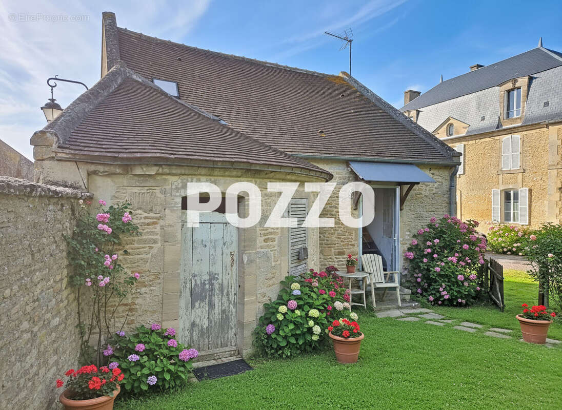 A Vendre Maison individuelle en pierre à Bernières sur  Mer (14990) - photo 2