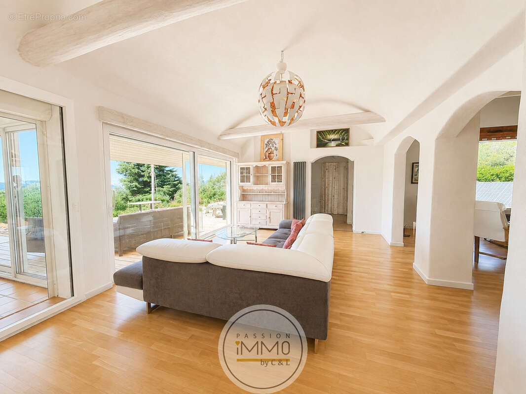 Maison  294 m2 avec terrasse - jardin - cuisine d'ete - photo 2