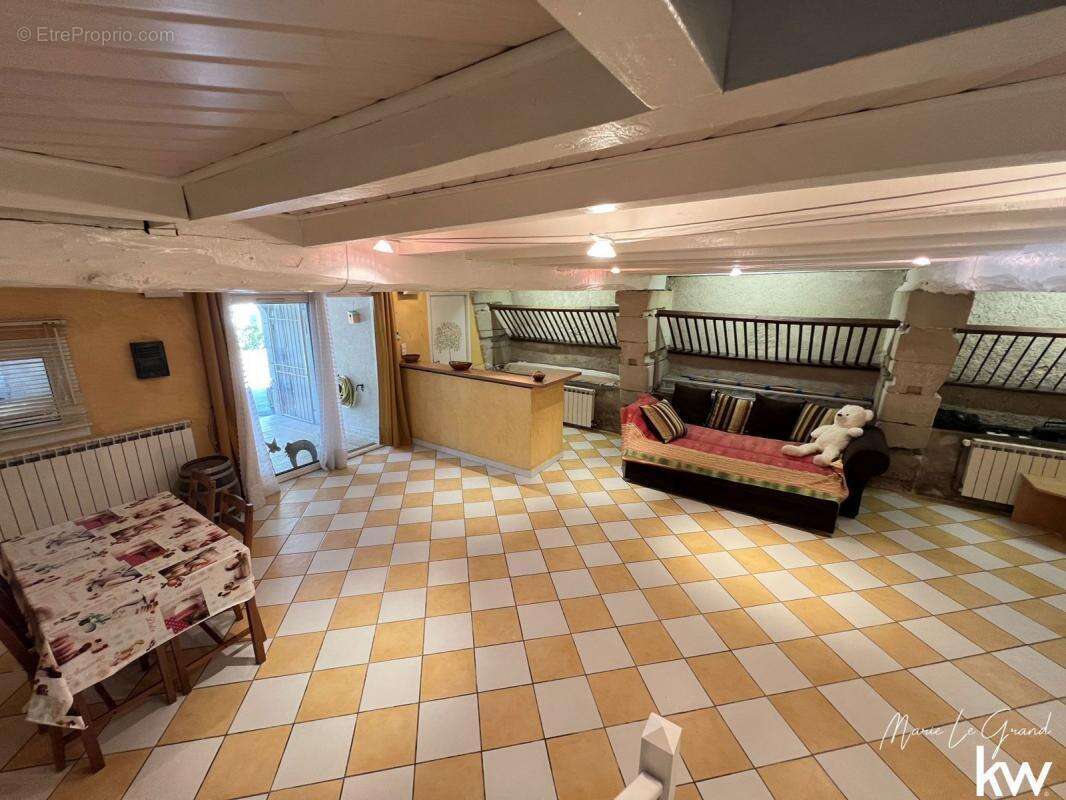 Maison à LABRUGUIERE