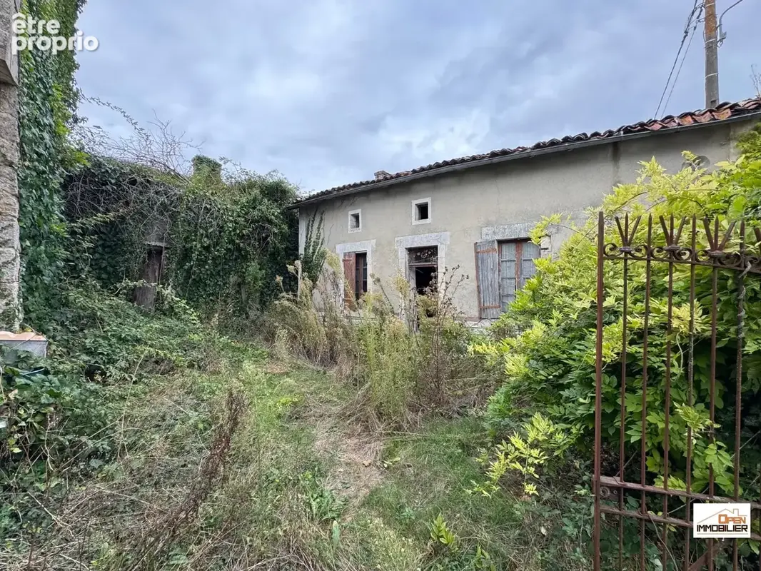 Maison 4 pièces 77 m² à vendre à Saint-Maigrin (17520) - photo 1