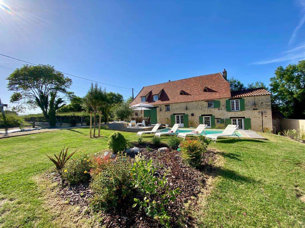Maison à SAINTE-ALVERE