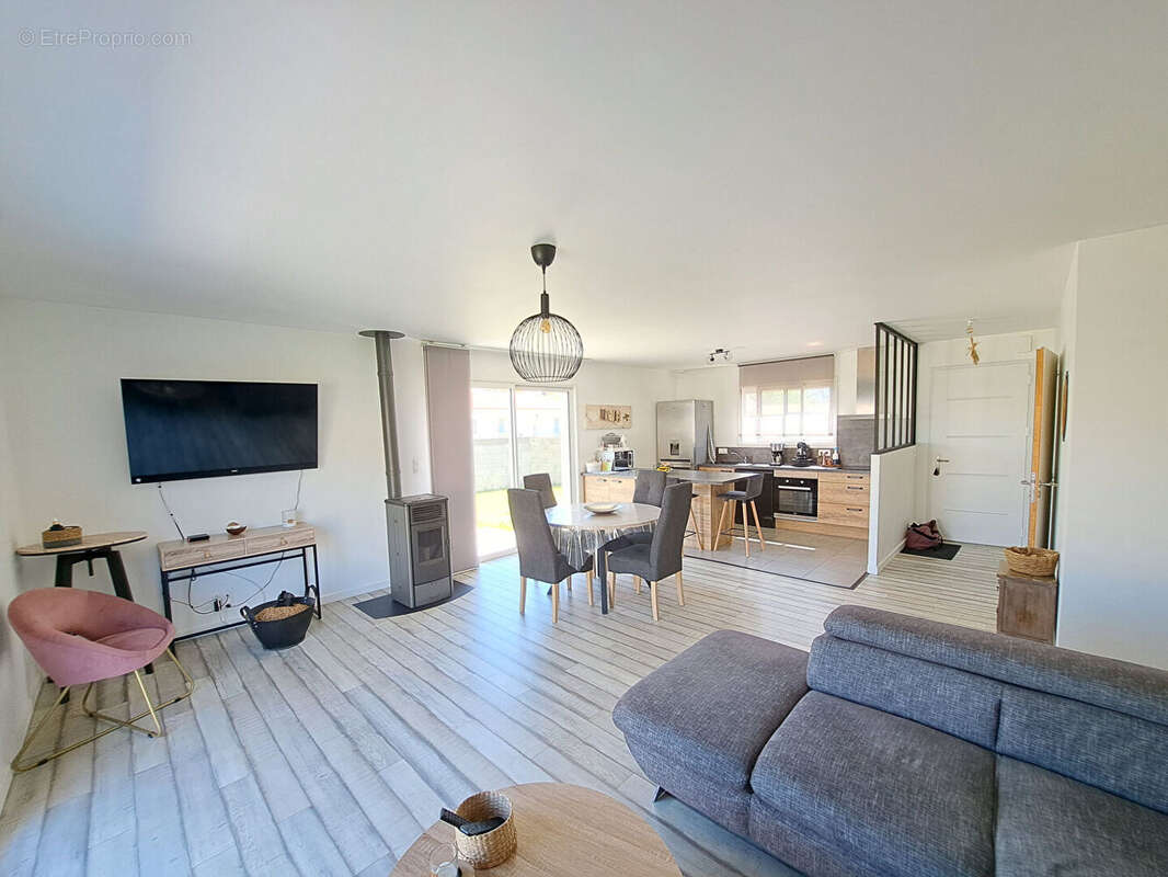 Maison à SAINT-CHRISTOPHE-DU-LIGNERON