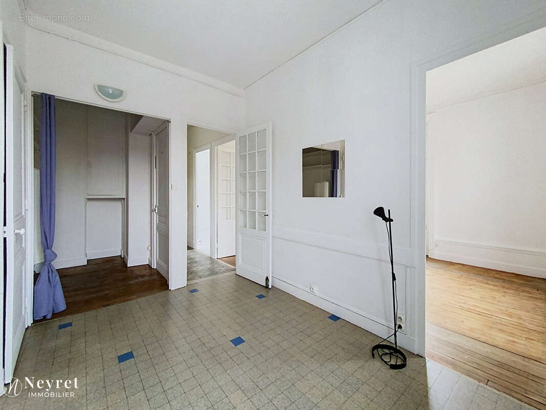 Appartement 65 m² à Saint-Etienne  - photo 6