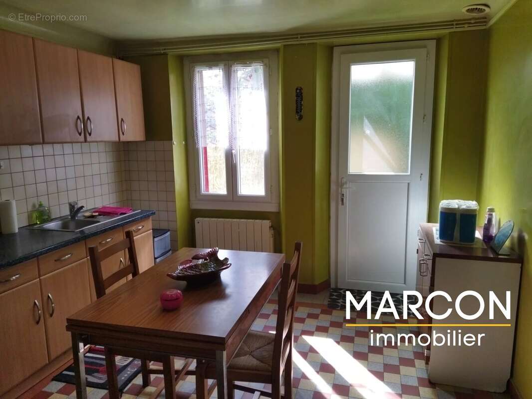 Maison à AZAT-CHATENET