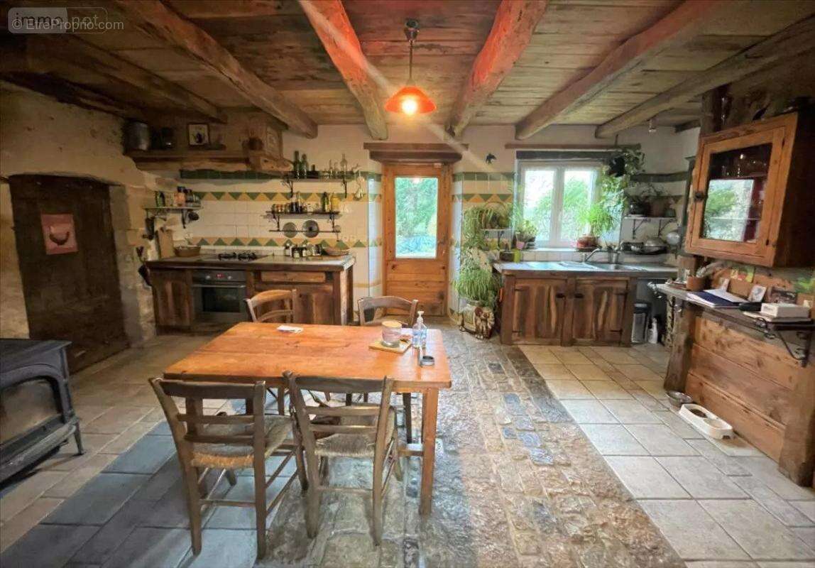 Maison à LENTILLAC-SAINT-BLAISE