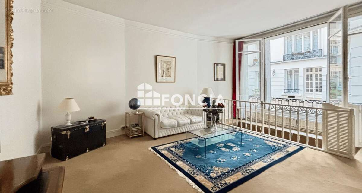 Appartement à PARIS-16E