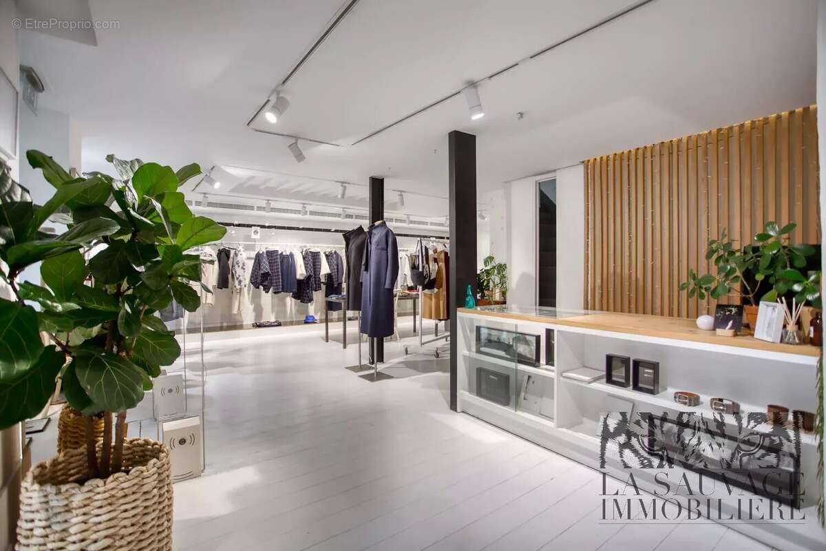 Commerce à PARIS-1E