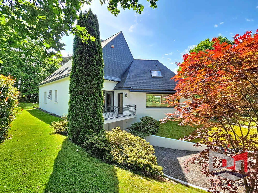 LANNION : Maison de caractère avec beau jardin - photo 2