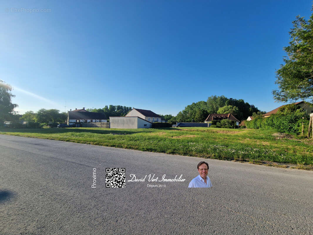 Terrain à CHAINTRIX-BIERGES