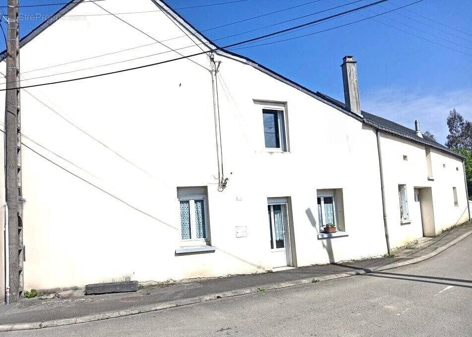 Maison à LA CHAPELLE-GLAIN