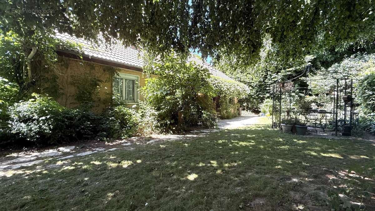 Maison à BOUFFEMONT