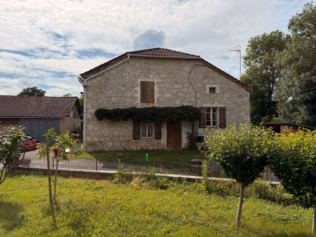Maison en pierre avec chalet bois, grange et vue panoramique - photo 2