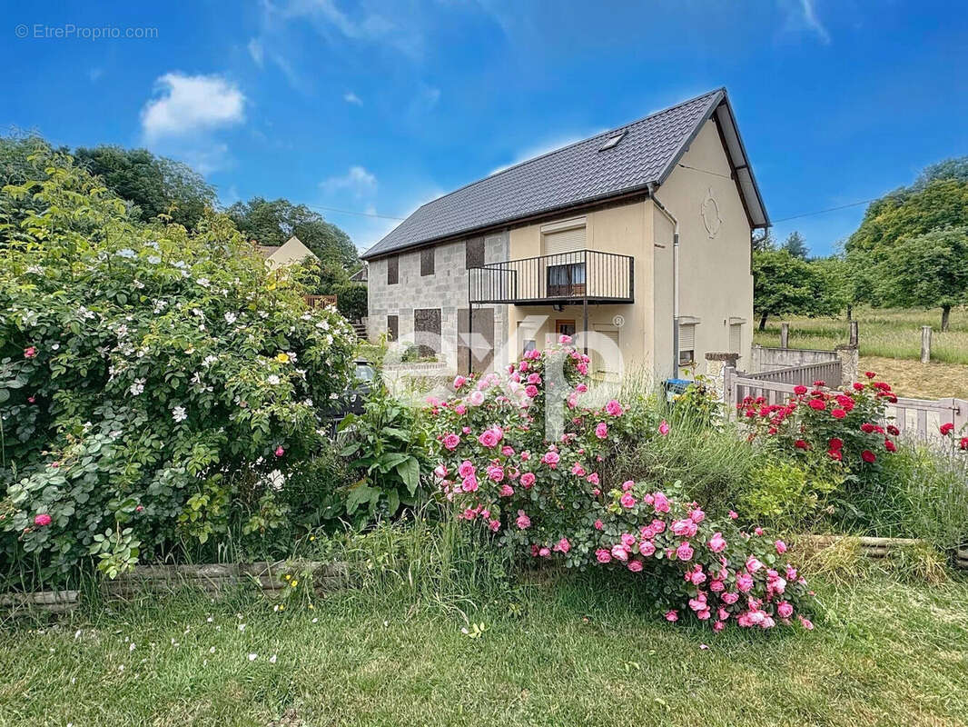 Maison à GRANDVILLIERS