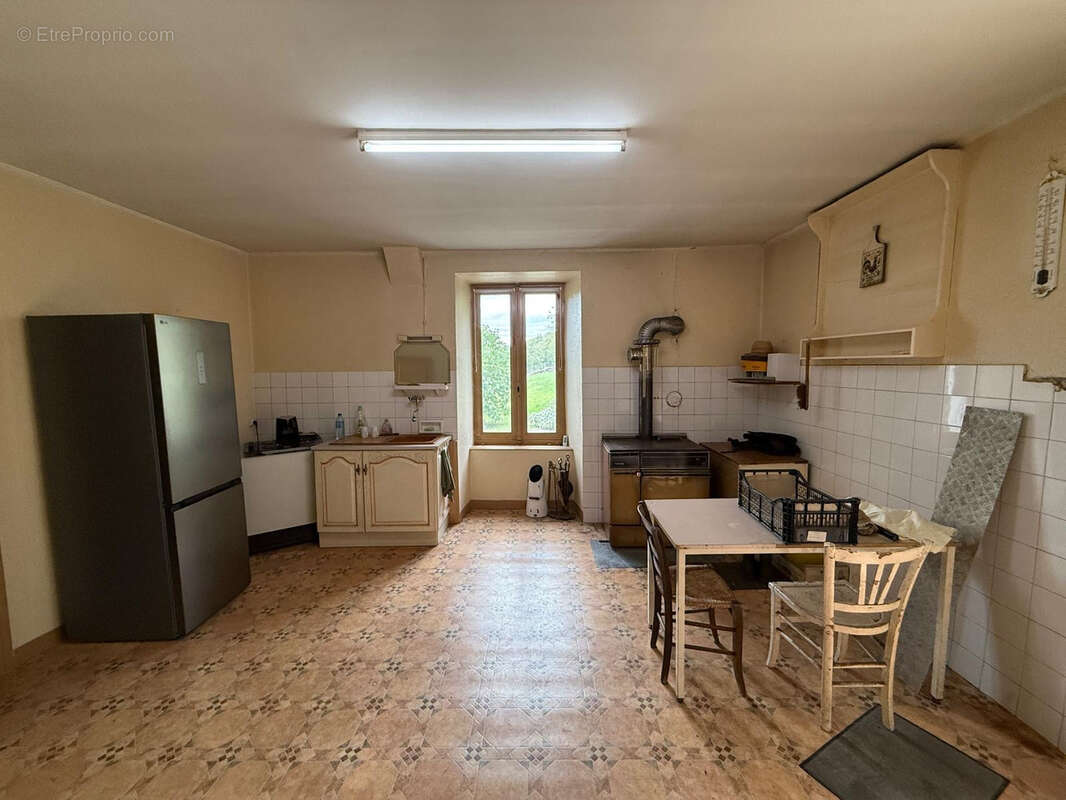 Maison à SAINT-JULIEN-VOCANCE