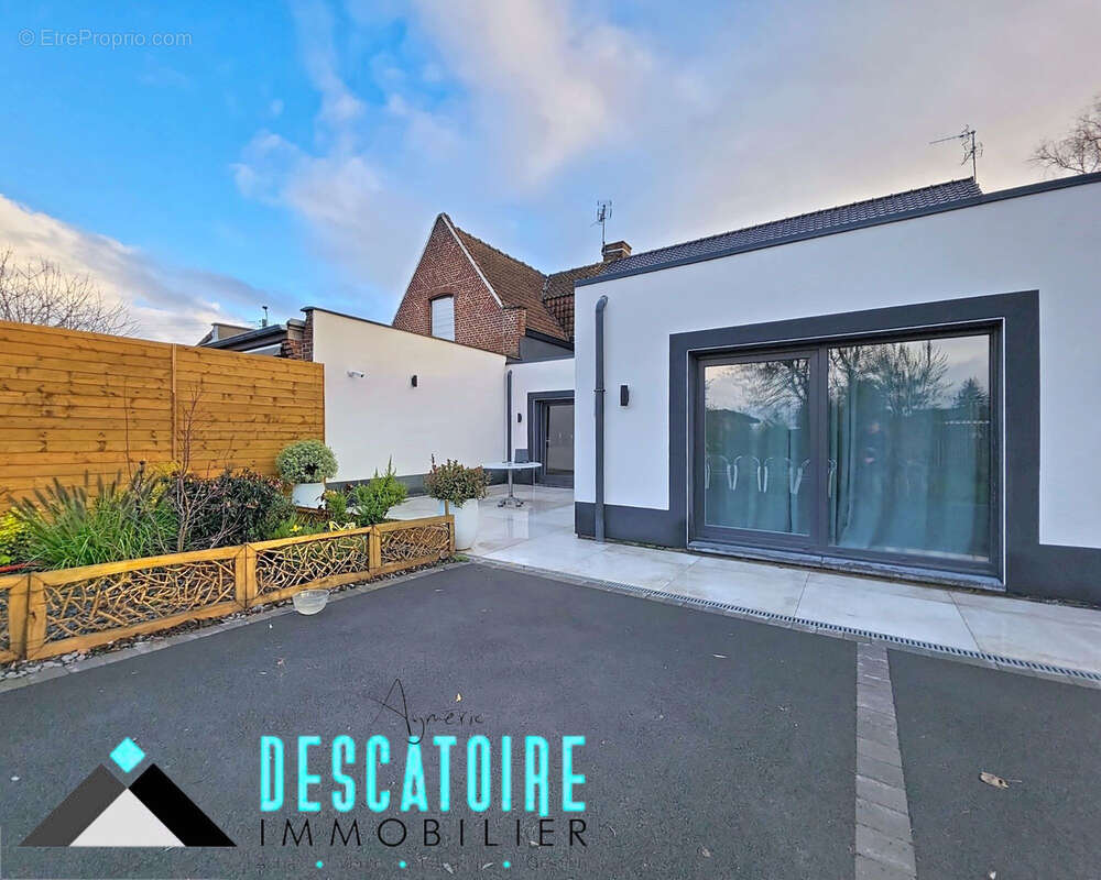 Maison à LA CHAPELLE-D&#039;ARMENTIERES