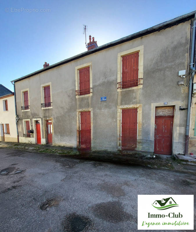 Appartement à CHATEAU-CHINON(VILLE)