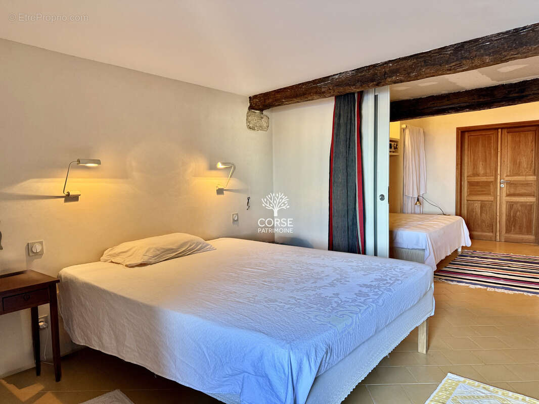 Extremement rare à la vente, duplex sur les falaises de Bonifacio - photo 12