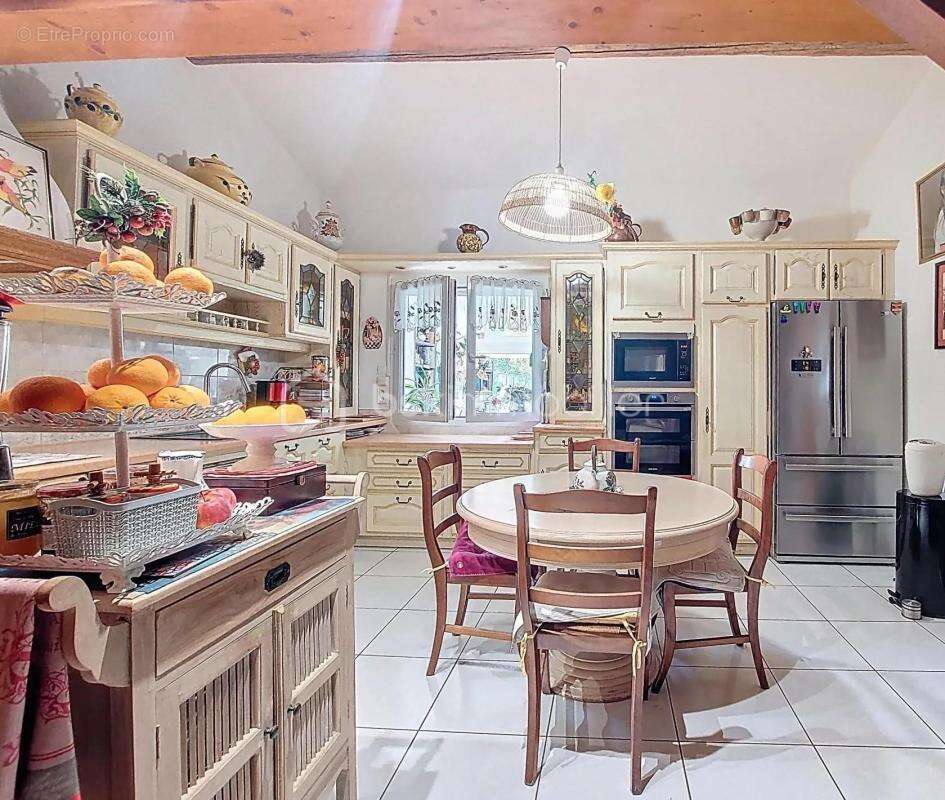 BALARUC LE VIEUX MAS SITUE DANS LE MASSIF DE LA GARDIOLE, 120 m² sur 2900 m² de terrain arboré, proche des commerces - photo 11