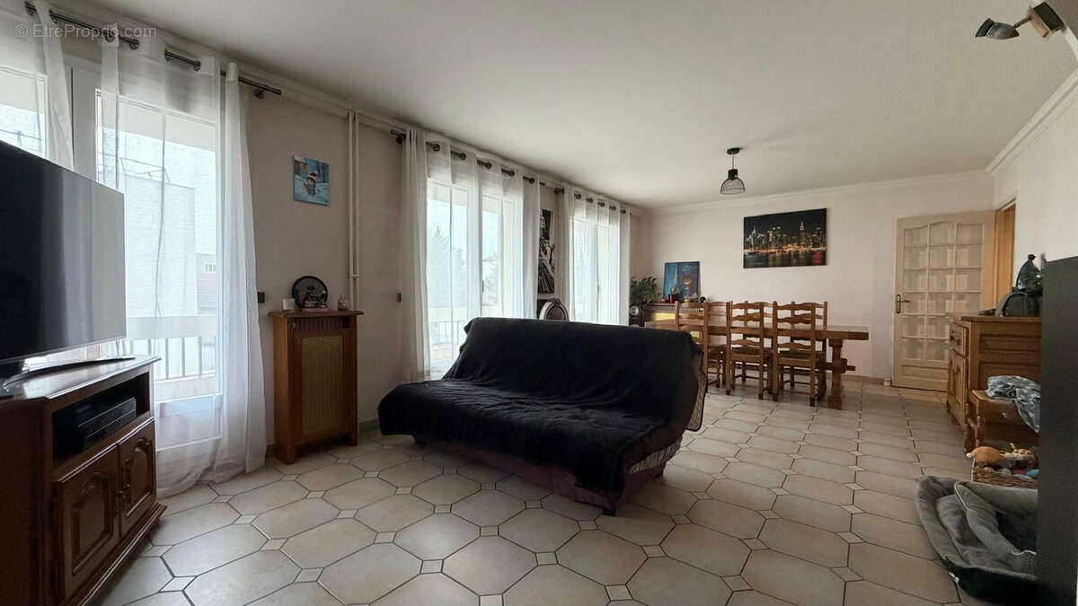 Appartement à LIVRY-GARGAN
