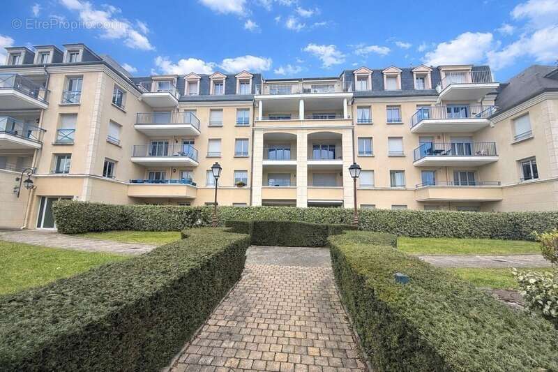 Appartement à vendre 5 pièces  (78) 97 m² - 3 chambres - terrasse - 2 garages - cave - photo 2