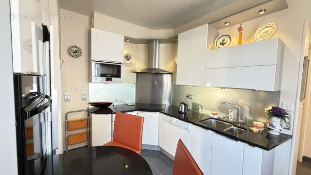 Belle maison ancienne avec grand terrain et garage double ! - photo 4
