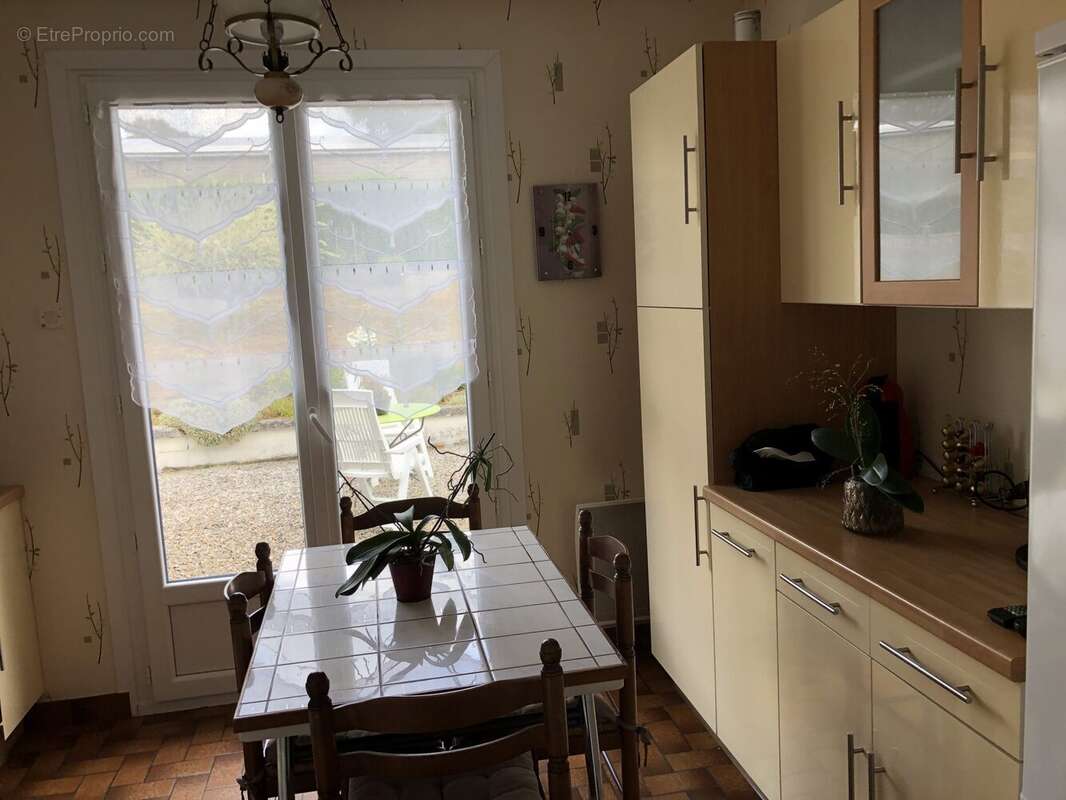 Maison à SAINT-LEONARD-DE-NOBLAT