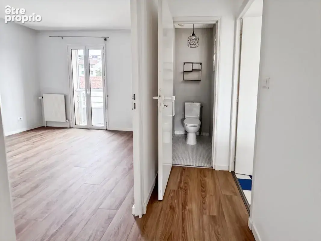 Clos chassaing /magnifique maison de ville / 5 chambres/ 3 sdb / jardin plat + terrasses/ garage et grand stationnement - photo 19